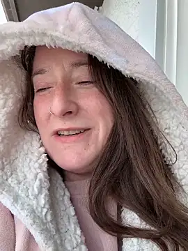 Mini And The Bear online show from March 2026 05:48:01 PM