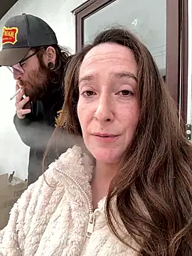 Mini And The Bear online show from February 2026 09:58:02 PM