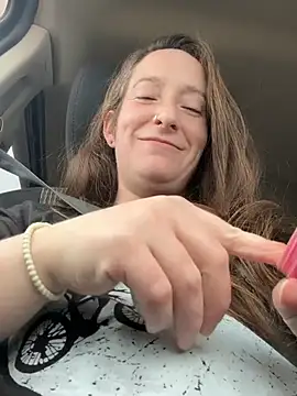 Mini And The Bear online show from March 2026 08:05:02 PM