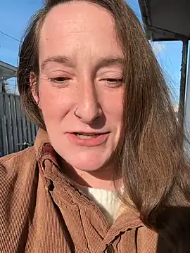 Mini And The Bear online show from April 2026 01:12:01 PM