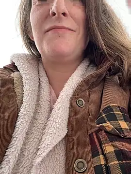 Mini And The Bear online show from April 2026 04:08:02 PM