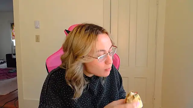 ashleyblaydex online show from April 2026 09:10:02 PM