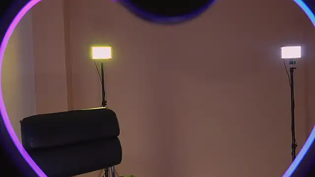 NaomiSainz online show from March 2025 06:52:01 PM