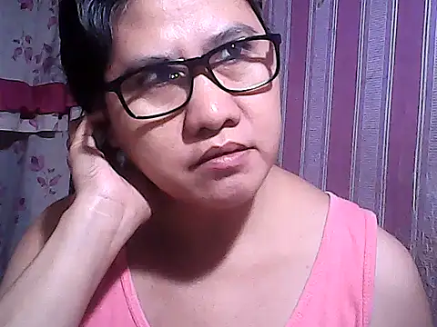 sweetsosie18 online show from November 2025 12:00:01 AM