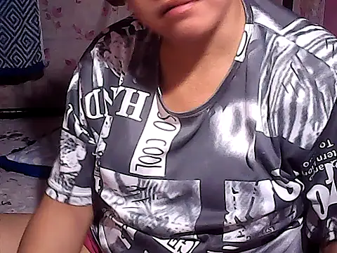Snapshot of sweetsosie18 chatting on October 2025 10:11:01 PM sweetsosie18 online show from October 2025 10:11:01 PM