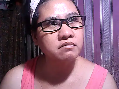 Snapshot of sweetsosie18 chatting on October 2025 04:05:02 AM sweetsosie18 online show from October 2025 04:05:02 AM