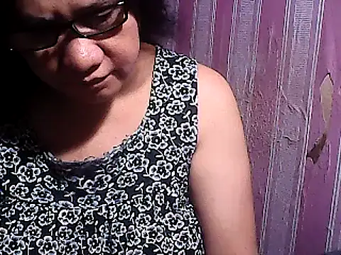 Snapshot of sweetsosie18 chatting on March 2025 04:51:01 PM sweetsosie18 online show from March 2025 04:51:01 PM