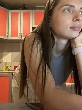 SeducingYoghourt online show from October 2025 04:00:01 PM