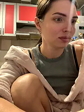 SeducingYoghourt online show from November 2025 05:05:02 PM