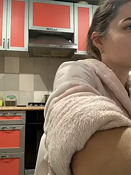 SeducingYoghourt online show from November 2025 04:29:01 PM