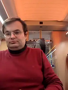 Snapshot of makau1 chatting on January 2025 08:09:01 PM makau1 online show from January 2025 08:09:01 PM