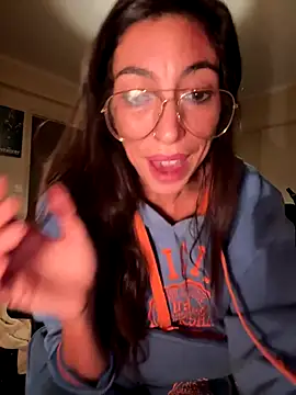 amanilouve online show from November 2025 03:17:01 PM