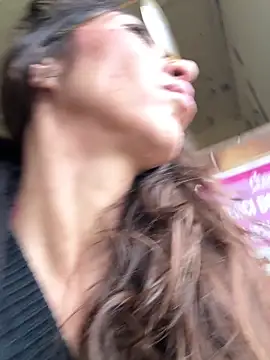 amanilouve online show from November 2025 11:47:01 AM