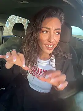 amanilouve online show from February 2026 04:41:01 PM