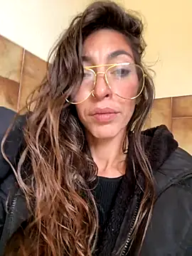 amanilouve online show from November 2025 10:53:02 AM