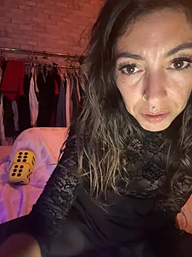 amanilouve online show from March 2026 09:48:01 PM