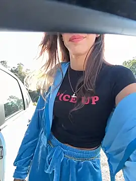 amanilouve online show from December 2025 10:42:02 AM