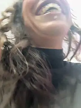 amanilouve online show from March 2026 12:10:02 PM