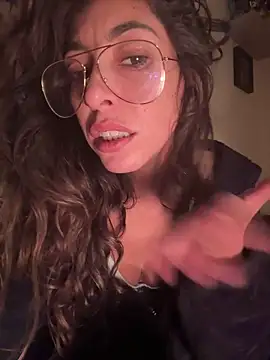 amanilouve online show from November 2025 06:11:02 PM