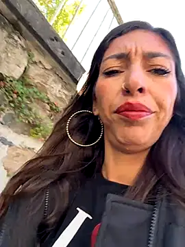 amanilouve online show from November 2025 11:47:01 AM