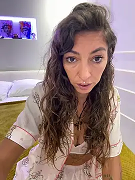 amanilouve online show from June 2026 09:03:01 AM