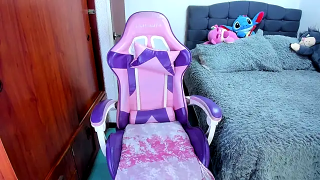 Snapshot of saphira_owen chatting on December 2025 04:50:02 PM saphira owen online show from December 2025 04:50:02 PM