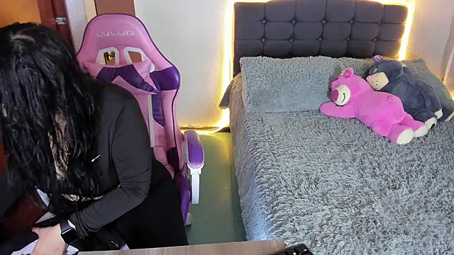 Snapshot of saphira_owen chatting on March 2025 08:34:01 PM saphira owen online show from March 2025 08:34:01 PM