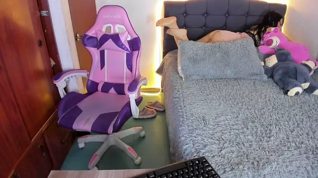 Snapshot of saphira_owen chatting on March 2025 04:34:02 PM saphira owen online show from March 2025 04:34:02 PM