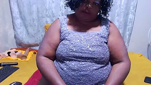Snapshot of MatureBootyBabe4Uxx chatting on July 2026 01:52:01 AM MatureBootyBabe4Uxx online show from July 2026 01:52:01 AM