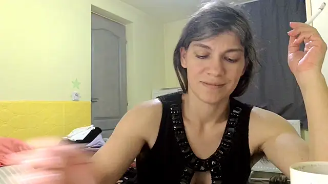 Snapshot of MercyLove chatting on April 2026 05:06:02 PM MercyLove online show from April 2026 05:06:02 PM