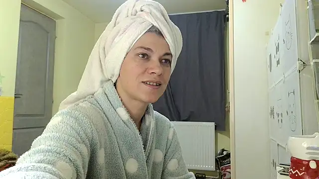 Snapshot of MercyLove chatting on February 2026 05:54:02 PM MercyLove online show from February 2026 05:54:02 PM