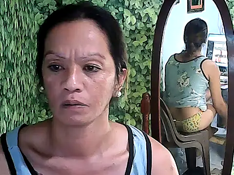 Snapshot of yummy_21xxx chatting on November 2025 07:03:01 PM yummy 21xxx online show from November 2025 07:03:01 PM