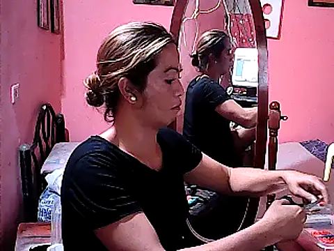 Snapshot of yummy_21xxx chatting on March 2025 03:56:01 AM yummy 21xxx online show from March 2025 03:56:01 AM