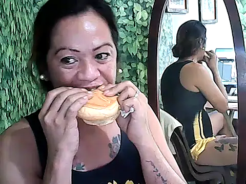 Snapshot of yummy_21xxx chatting on September 2025 01:30:01 AM yummy 21xxx online show from September 2025 01:30:01 AM