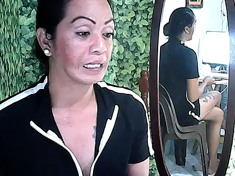 Snapshot of yummy_21xxx chatting on November 2025 03:33:02 PM yummy 21xxx online show from November 2025 03:33:02 PM