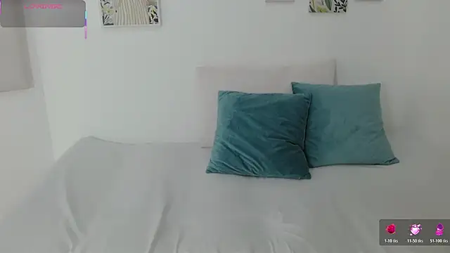 natalygolden69 online show from October 2025 01:43:01 PM