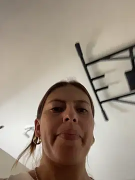 ROSE  15 online show from November 2025 08:01:02 PM