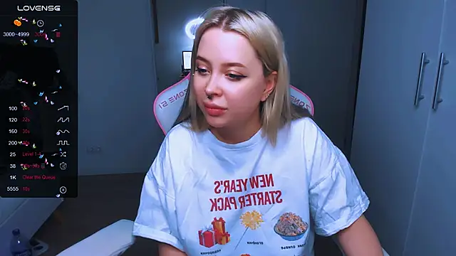 MonaLauu online show from January 2025 02:39:01 PM