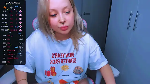 MonaLauu online show from January 2025 05:53:01 AM