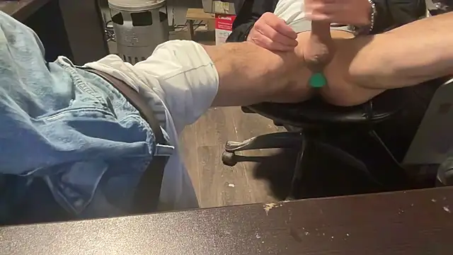 eddieeatsass online show from January 2026 08:45:01 PM