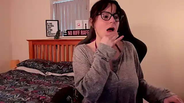 LucieWinters UK online show from January 2025 09:04:02 AM