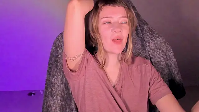 Snapshot of RikkiSanchez chatting on November 2025 08:01:01 PM RikkiSanchez online show from November 2025 08:01:01 PM