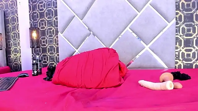 Snapshot of Anaa_Foxx_ chatting on December 2025 08:04:02 PM Anaa Foxx online show from December 2025 08:04:02 PM