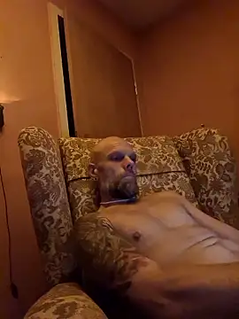 Snapshot of Ladyshaker82 chatting on November 2025 04:05:01 AM Ladyshaker82 online show from November 2025 04:05:01 AM