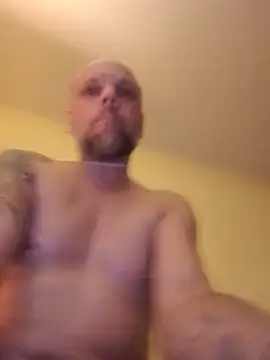 Ladyshaker82 online show from April 2026 11:30:02 PM