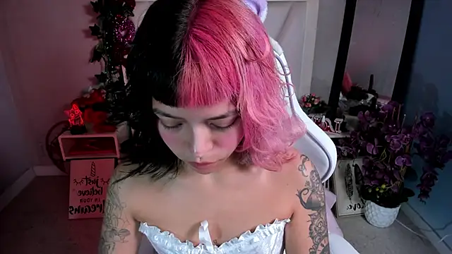 katalina garcia online show from November 2025 10:02:02 PM