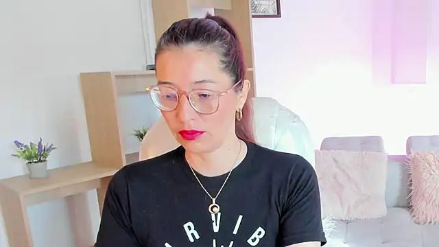 Snapshot of Antonnella_3 chatting on September 2025 12:33:01 PM Antonnella 3 online show from September 2025 12:33:01 PM