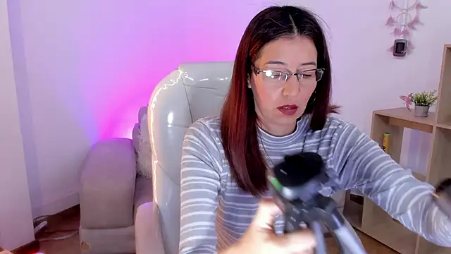 Snapshot of Antonnella_3 chatting on February 2025 12:16:01 PM Antonnella 3 online show from February 2025 12:16:01 PM