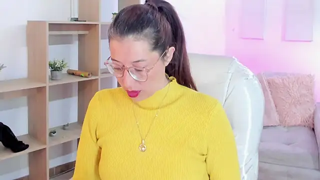 Snapshot of Antonnella_3 chatting on October 2025 12:17:02 PM Antonnella 3 online show from October 2025 12:17:02 PM