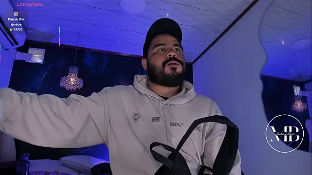 MichaelBear  online show from November 2025 01:25:02 PM